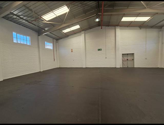 423M² WAREHOUSE TO LET IN MAITLAND